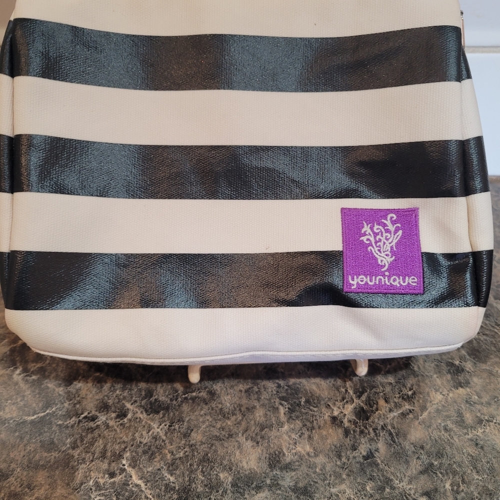 Younique Make-up bag - new, no tags